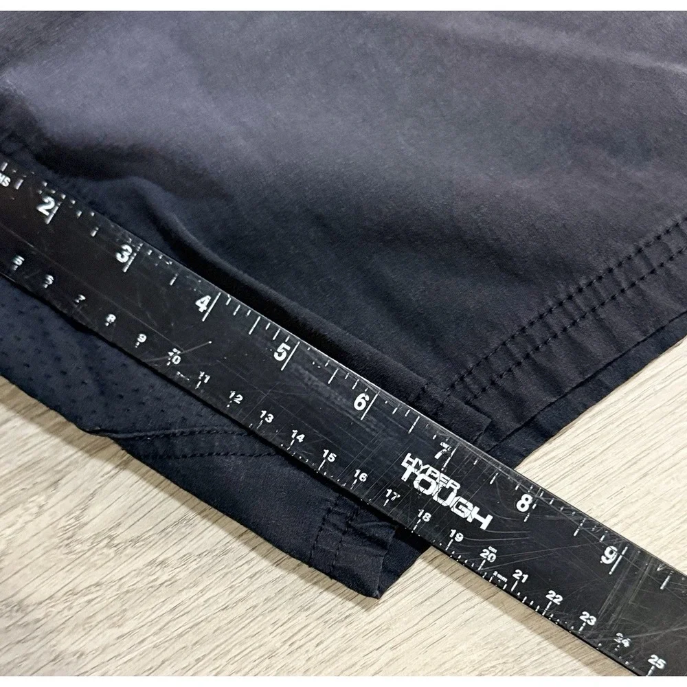 Huk Next Level Performance Fishing Shorts Men's 2XL Black Cargo Utility Stretch
